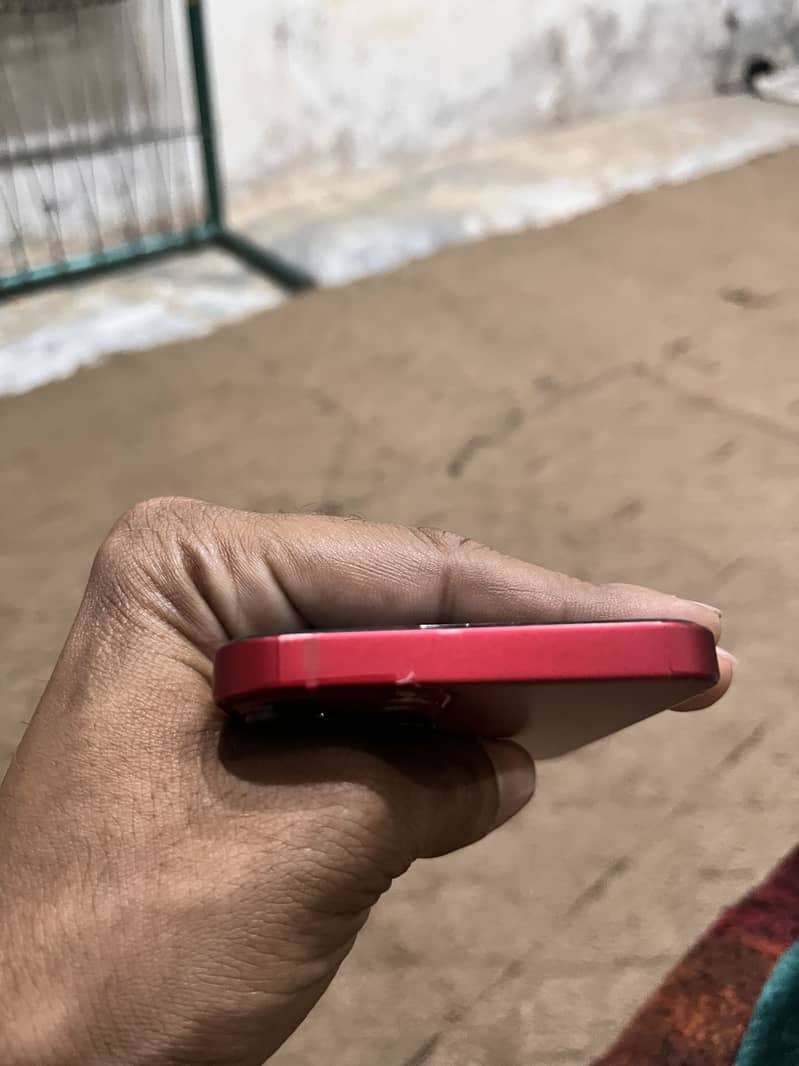 Apple iPhone 13 5