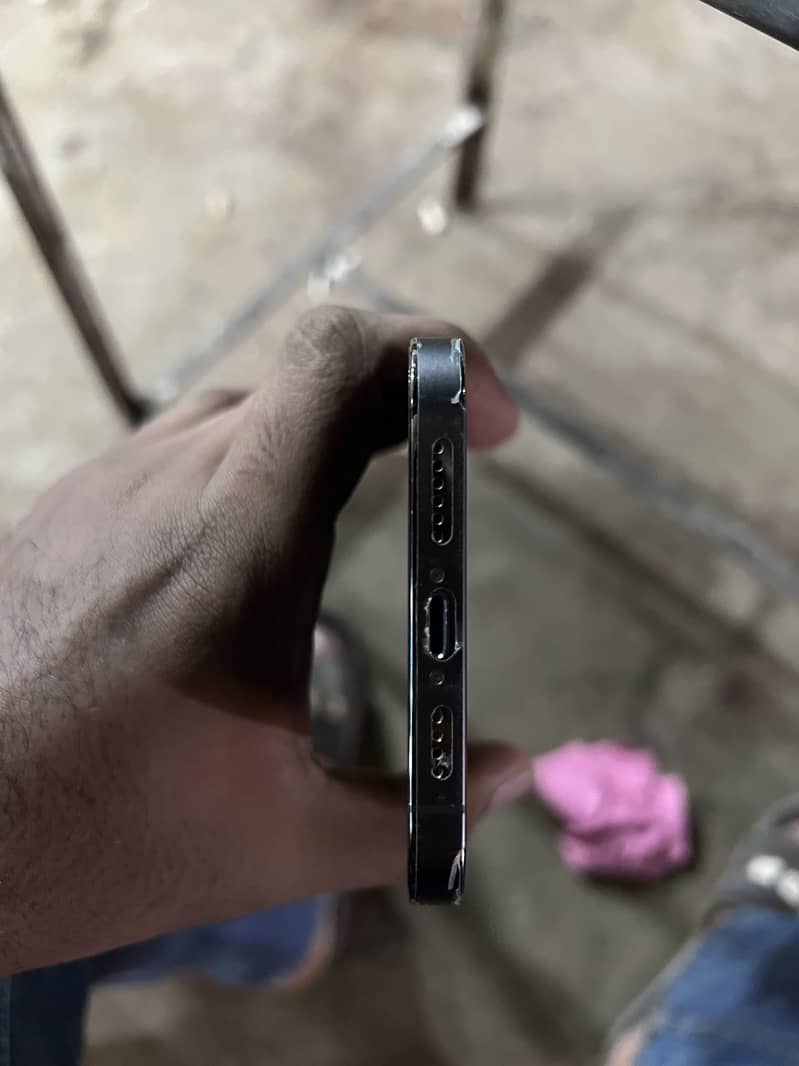 Apple iPhone 12 Pro Max 3