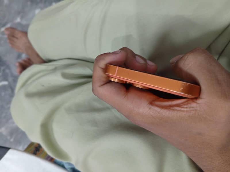 Apple iPhone XR 0