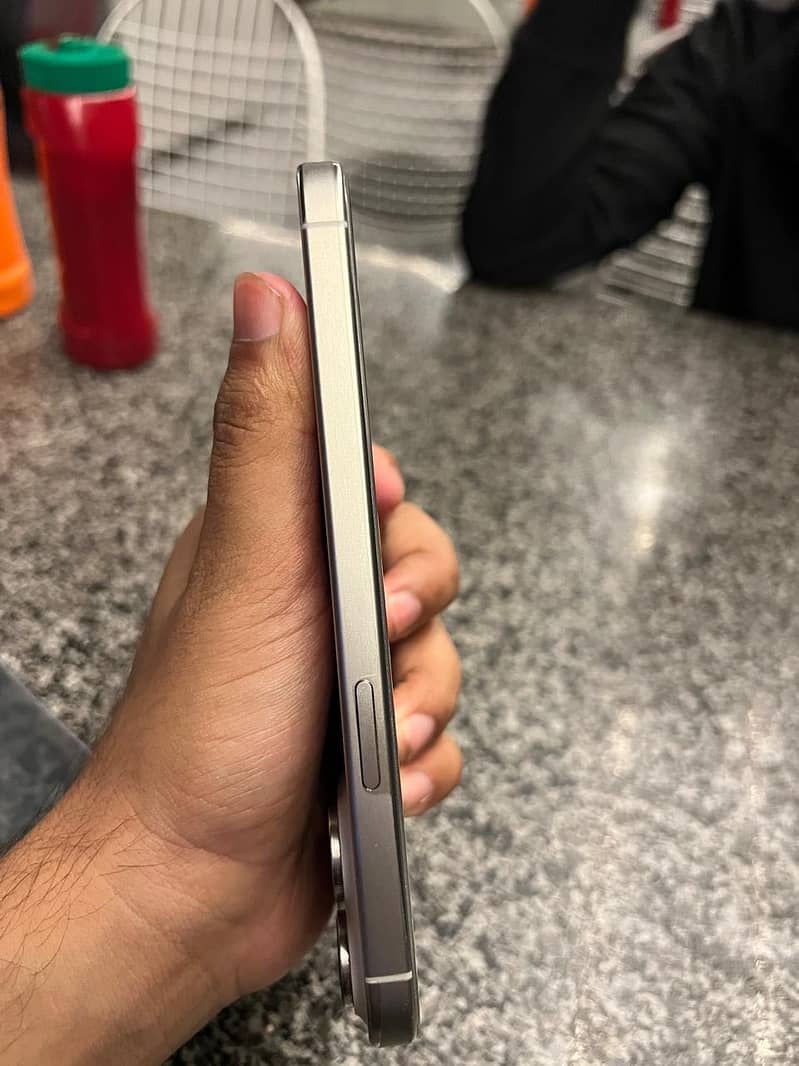 Apple iPhone 15 Pro Max 2
