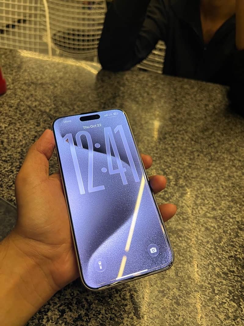 Apple iPhone 15 Pro Max 4