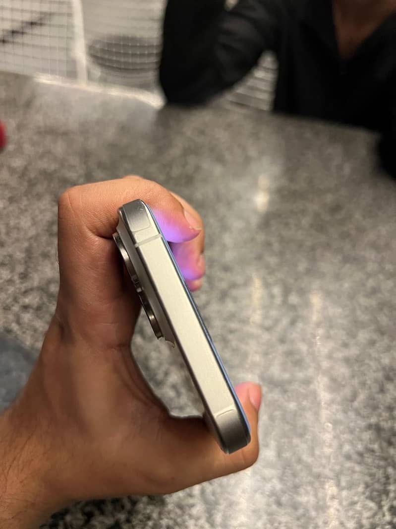 Apple iPhone 15 Pro Max 5