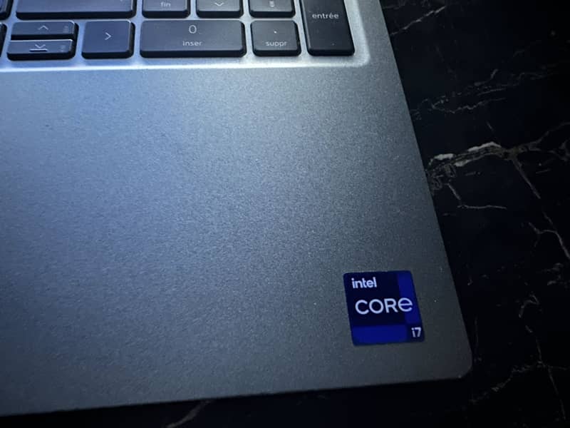 Dell Precision 3570 2
