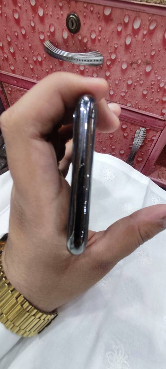 Apple iPhone 11 Pro 2