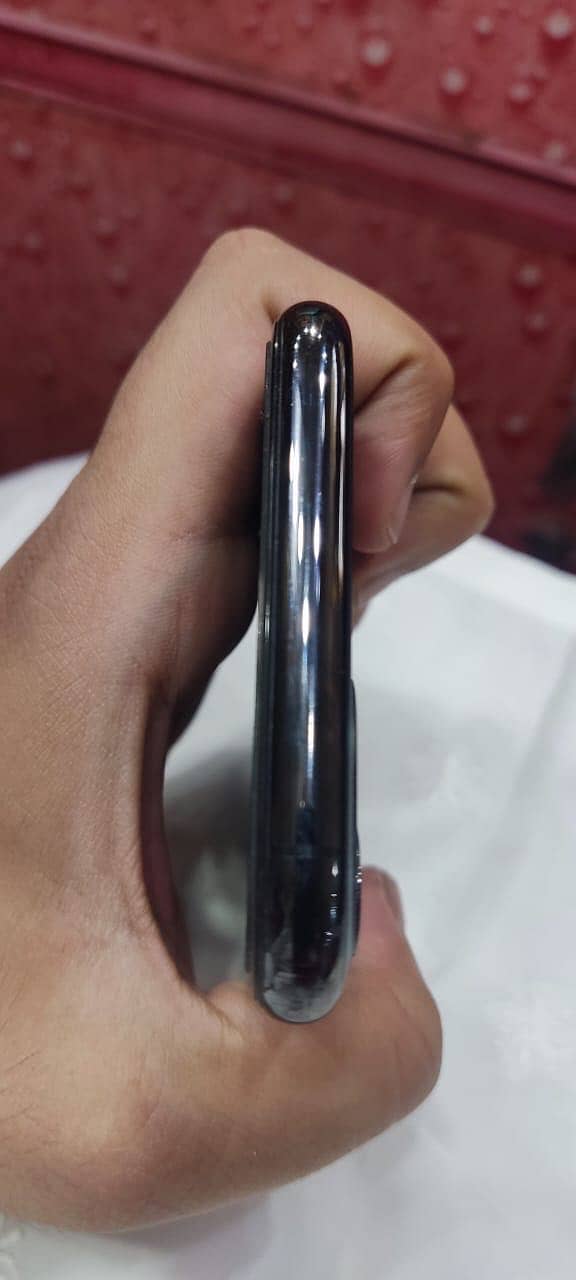 Apple iPhone 11 Pro 6