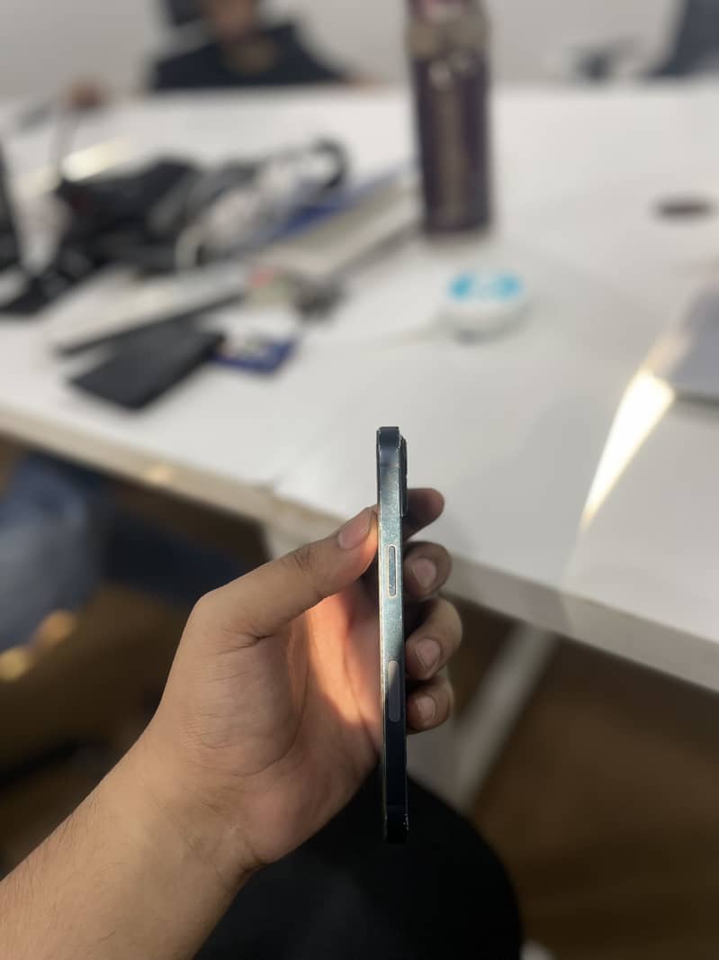 Apple iPhone 13 3