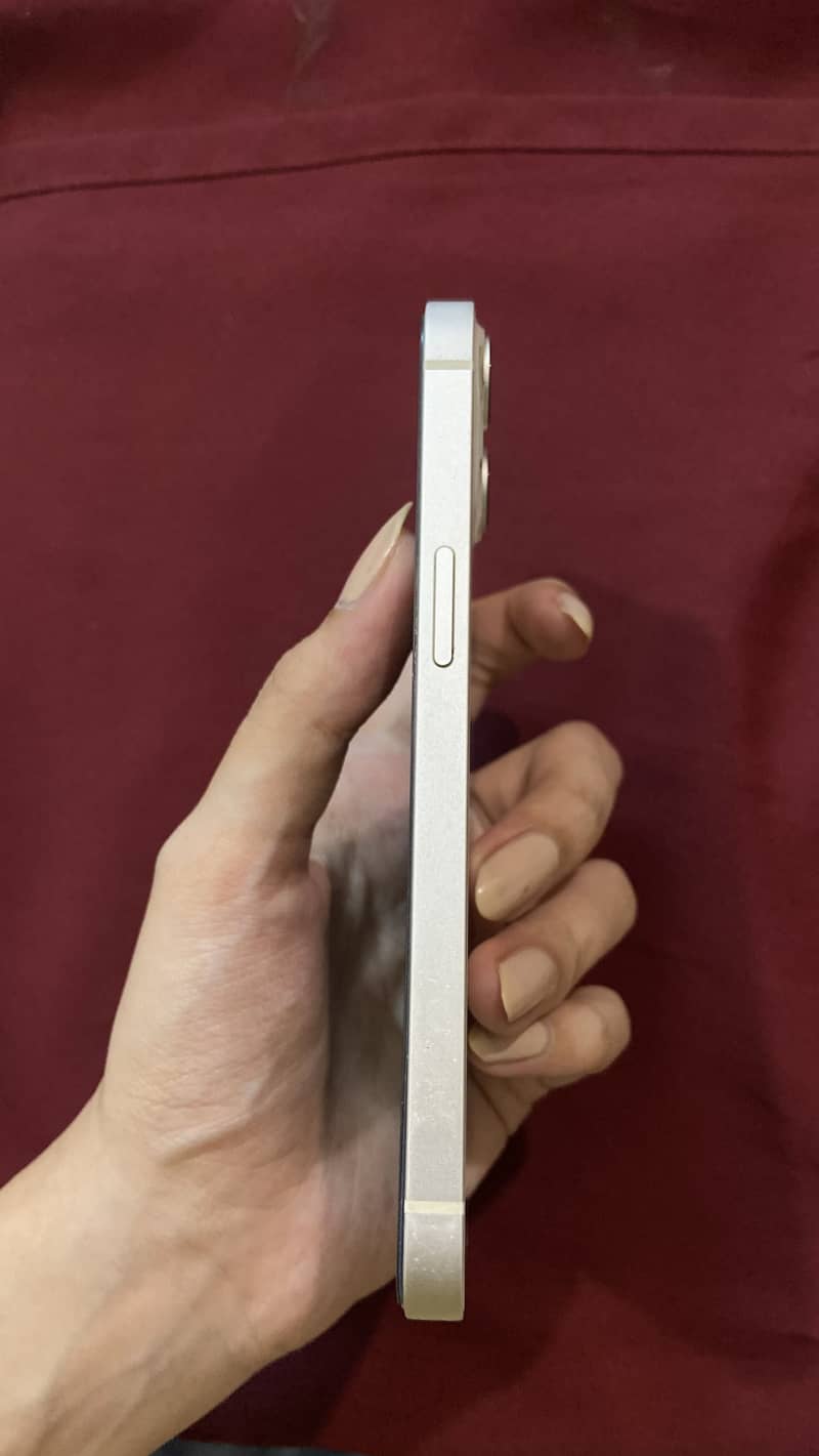 Apple iPhone 13 5