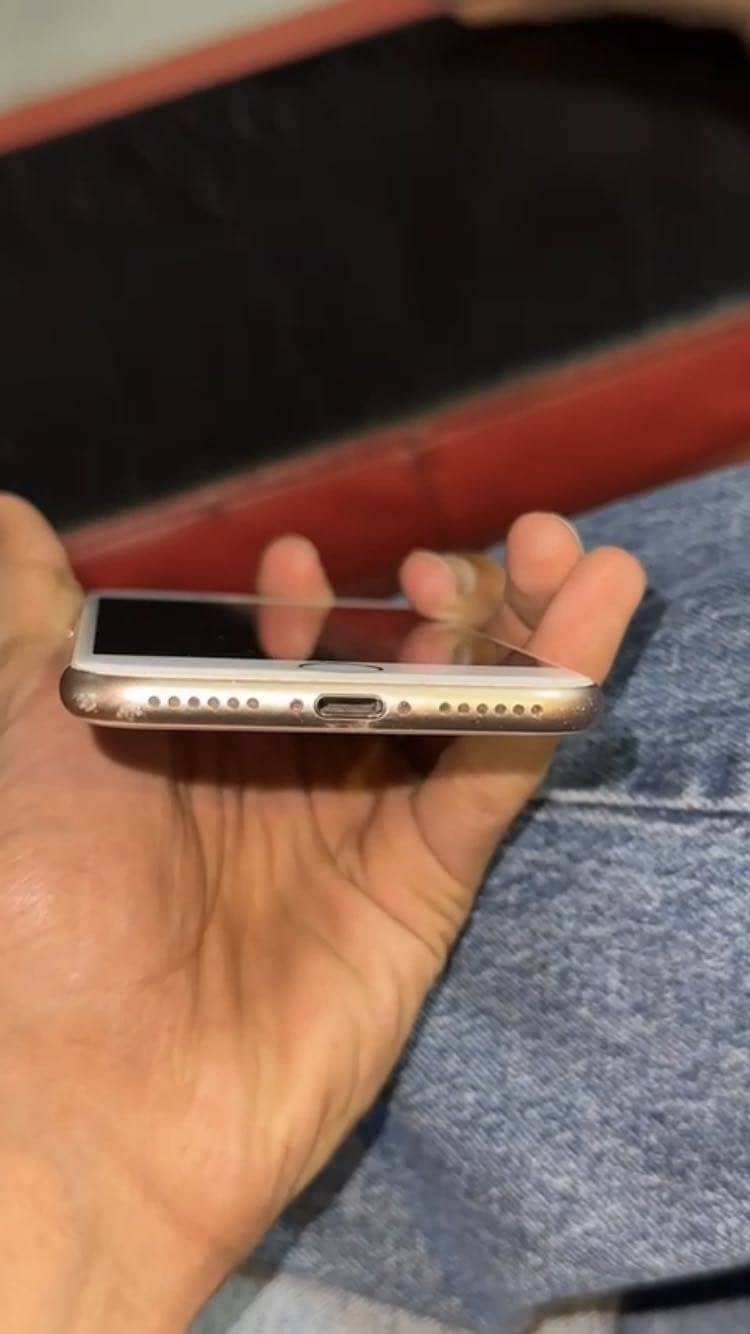 Apple iPhone 8 2