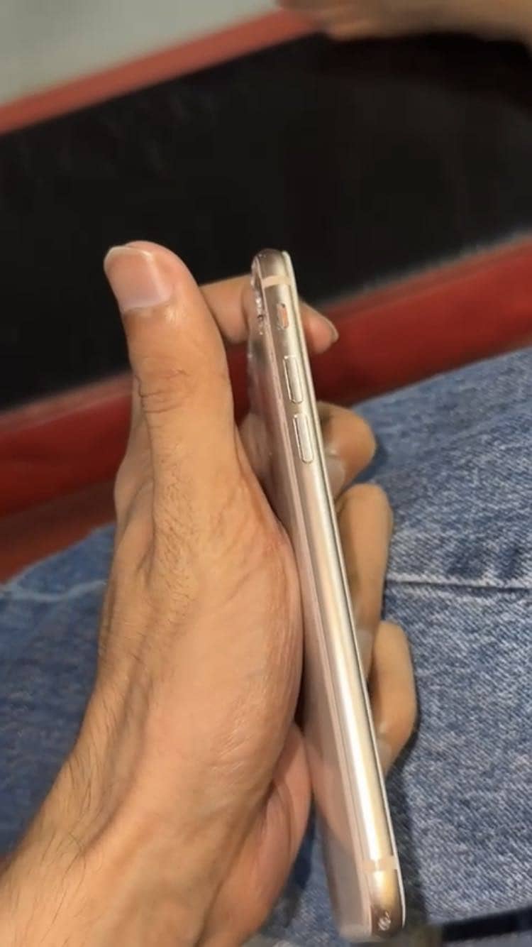 Apple iPhone 8 4