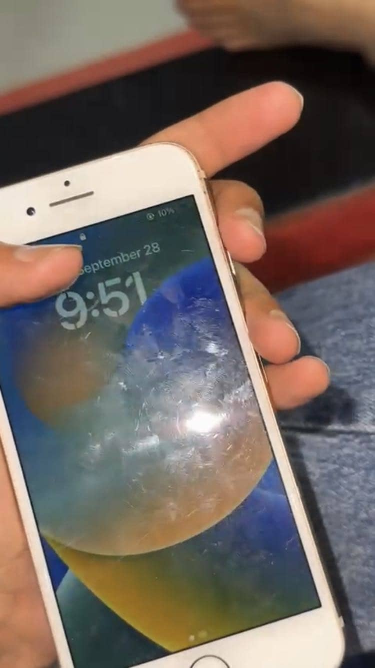 Apple iPhone 8 5