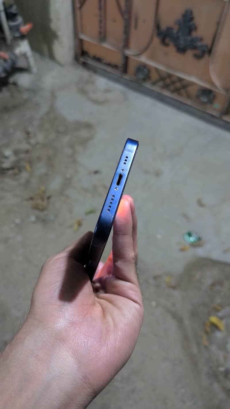 Apple iPhone 12 2