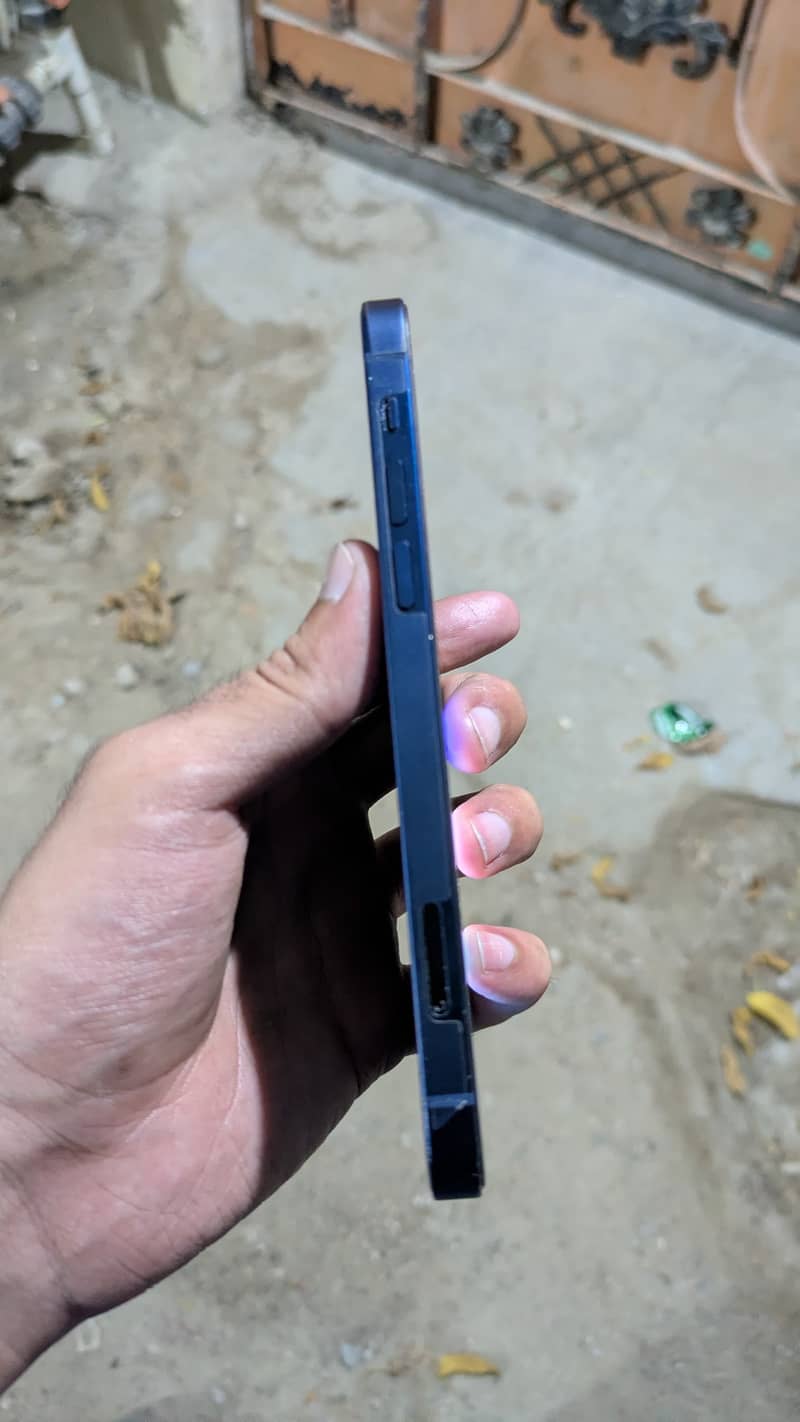 Apple iPhone 12 3