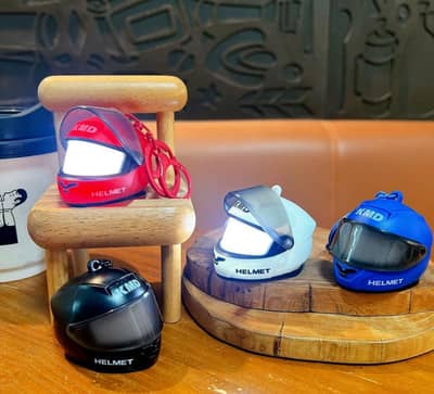 Helmet Keychain – Stylish Mini Helmet Keyring Apni keys
