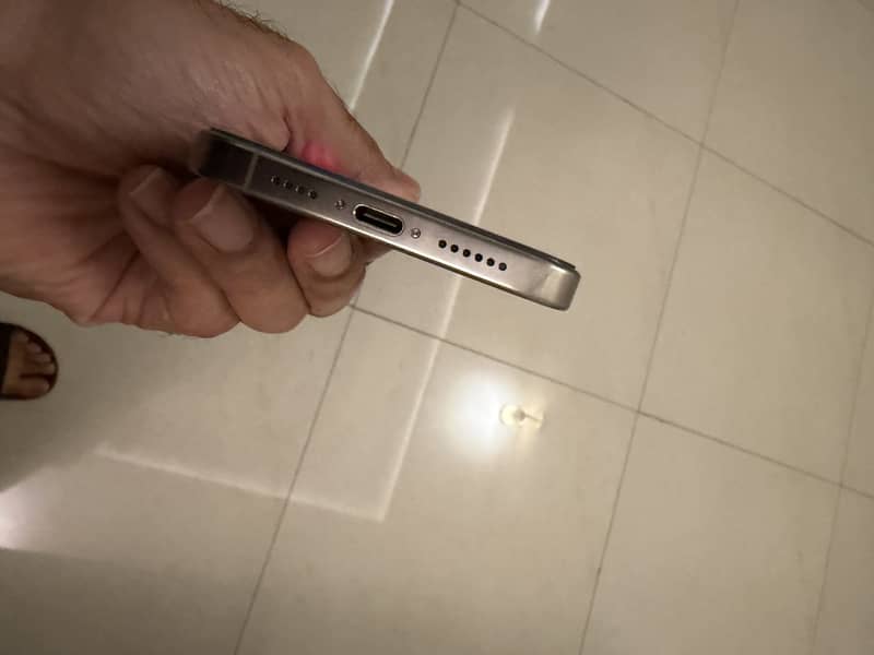 Apple iPhone 16 Pro Max 3