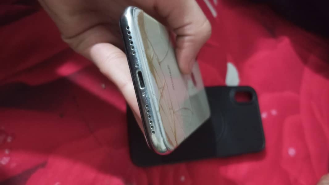 Apple iPhone X 4