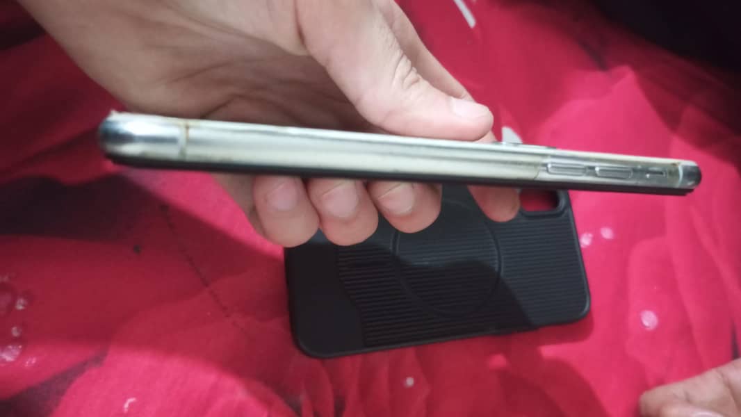 Apple iPhone X 5