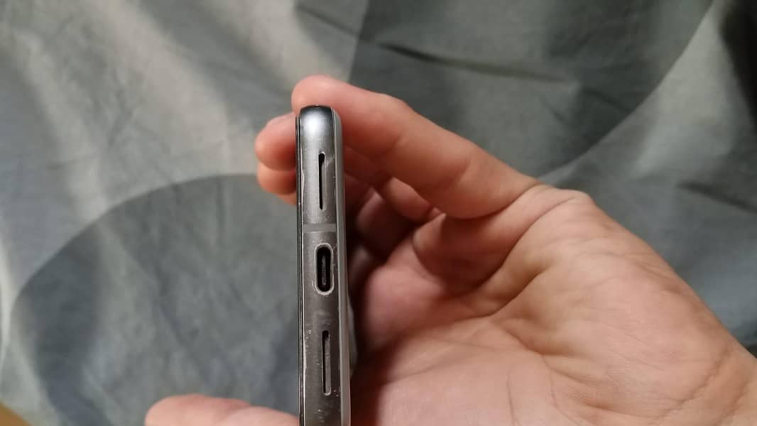 Google Pixel 8 6