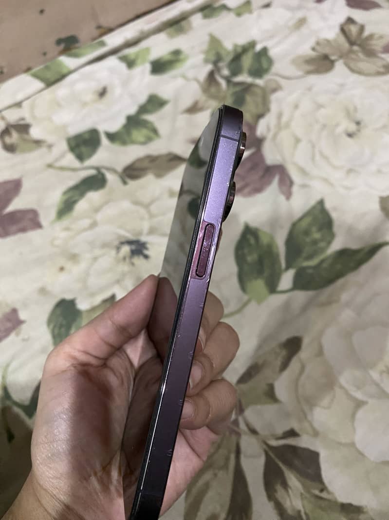 Apple iPhone 14 Pro 4