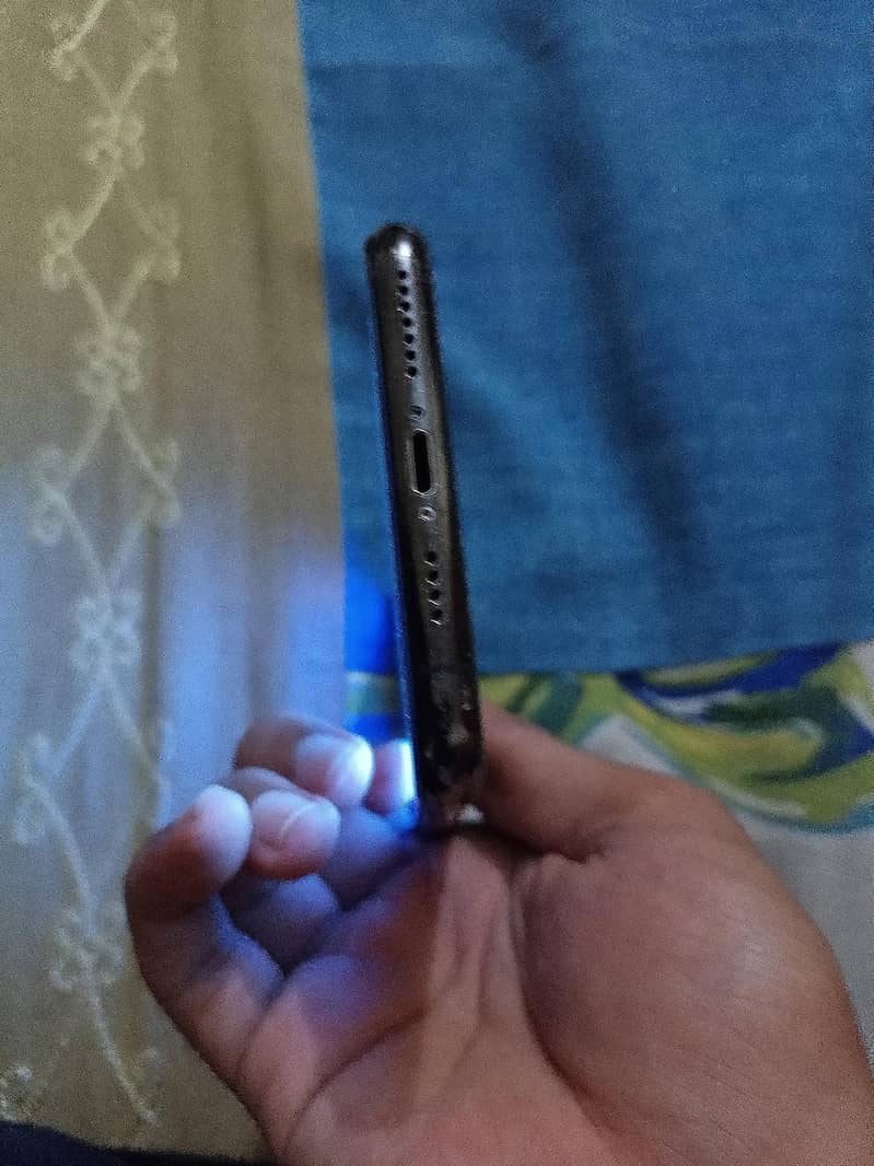 Apple iPhone 11 Pro Max 5