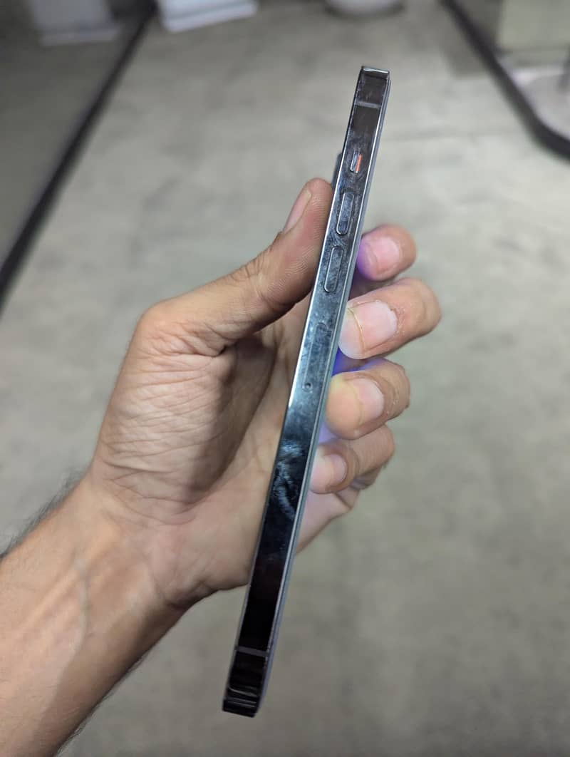 Apple iPhone 13 Pro Max 1