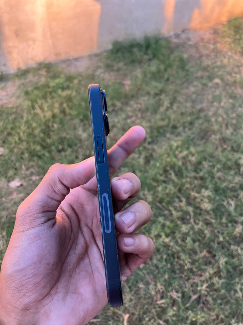 Apple iPhone 14 5
