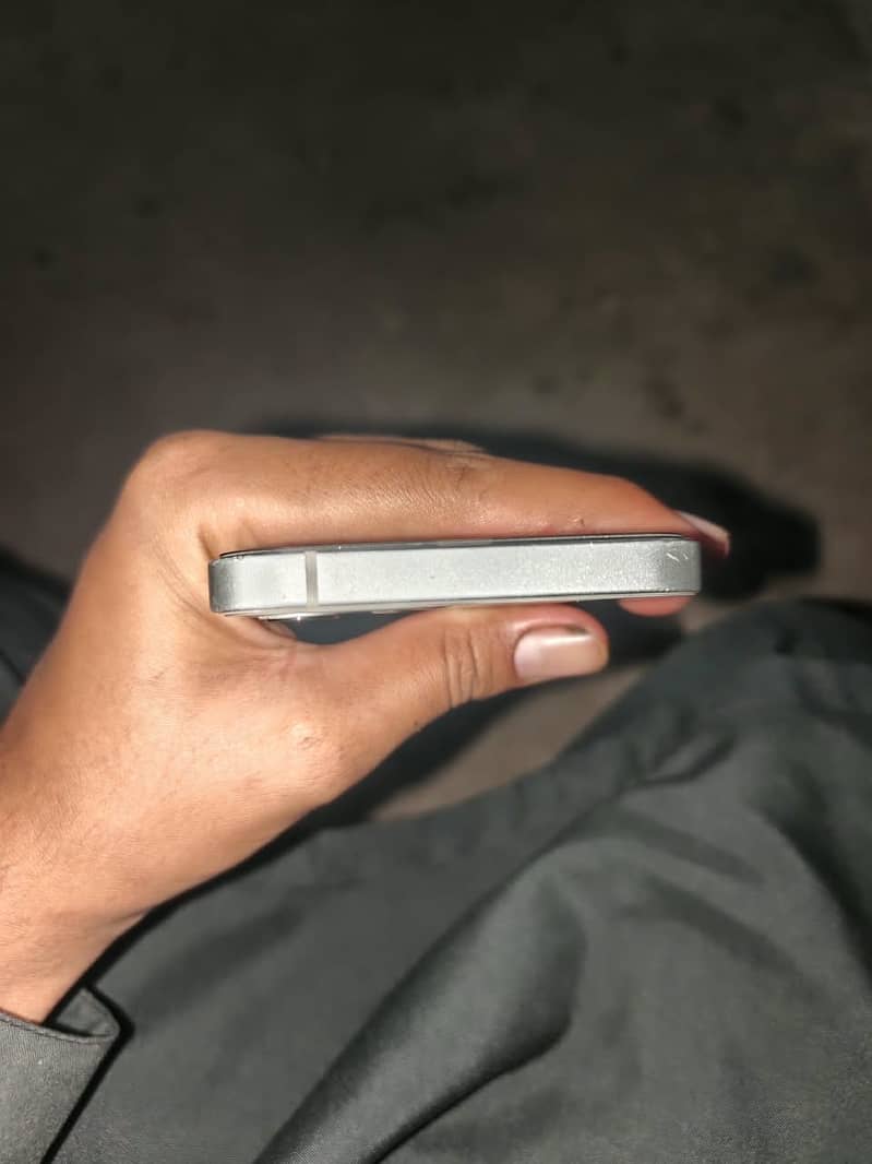 Apple iPhone 12 5