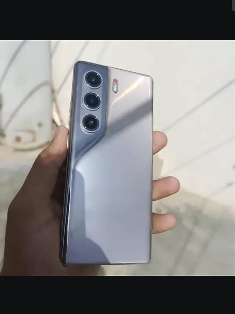 Tecno CAMON 40 Pro 4