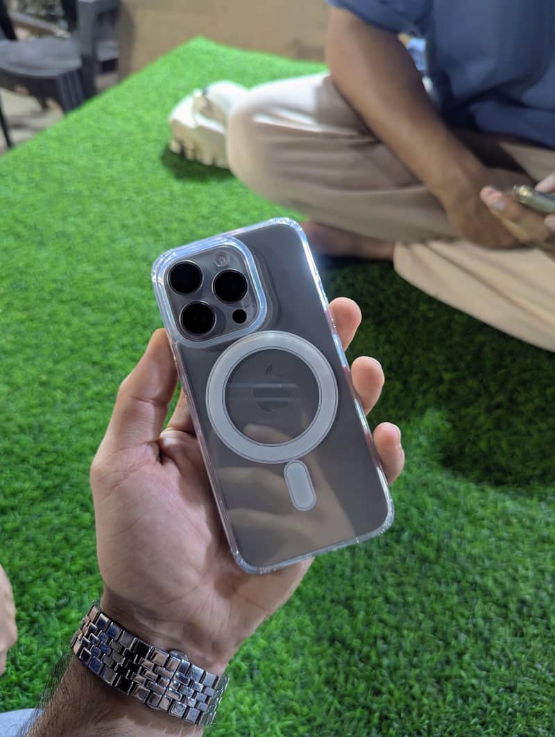 Apple iPhone 15 Pro 0