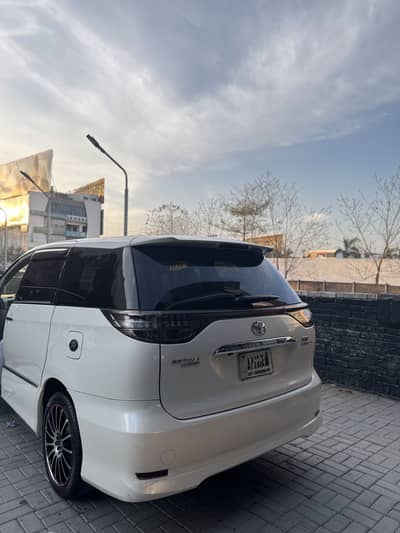 Toyota Estima 2010