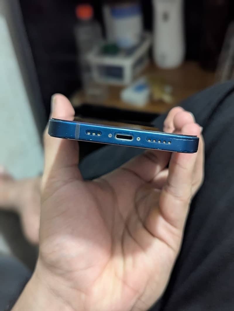 Apple iPhone 12 1