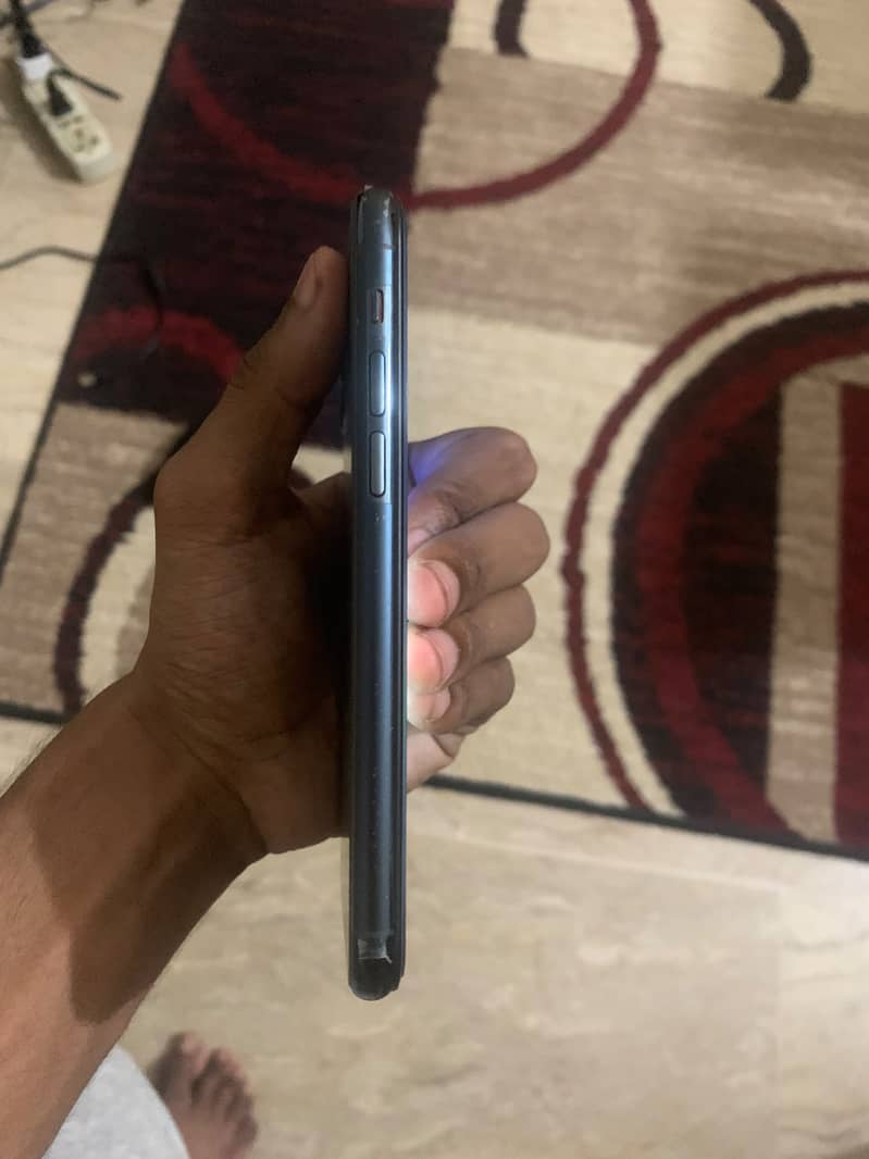 Apple iPhone 11 Pro 2
