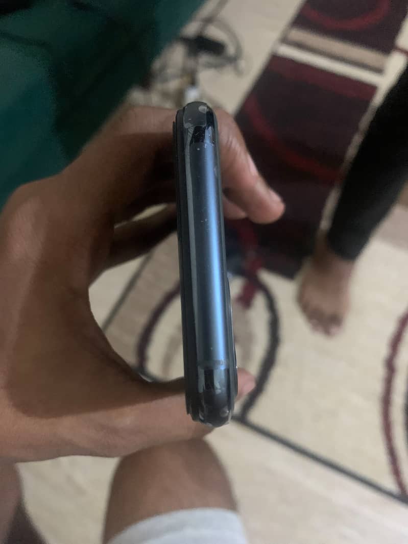 Apple iPhone 11 Pro 3