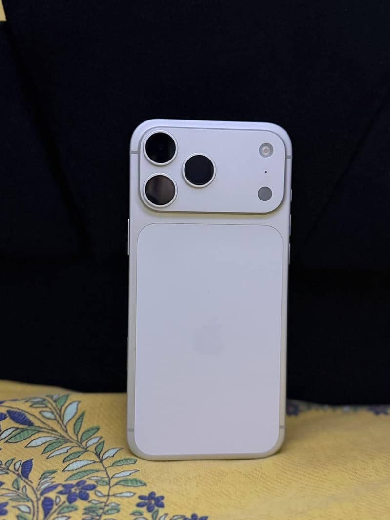 Apple iPhone 17 Pro Max 3