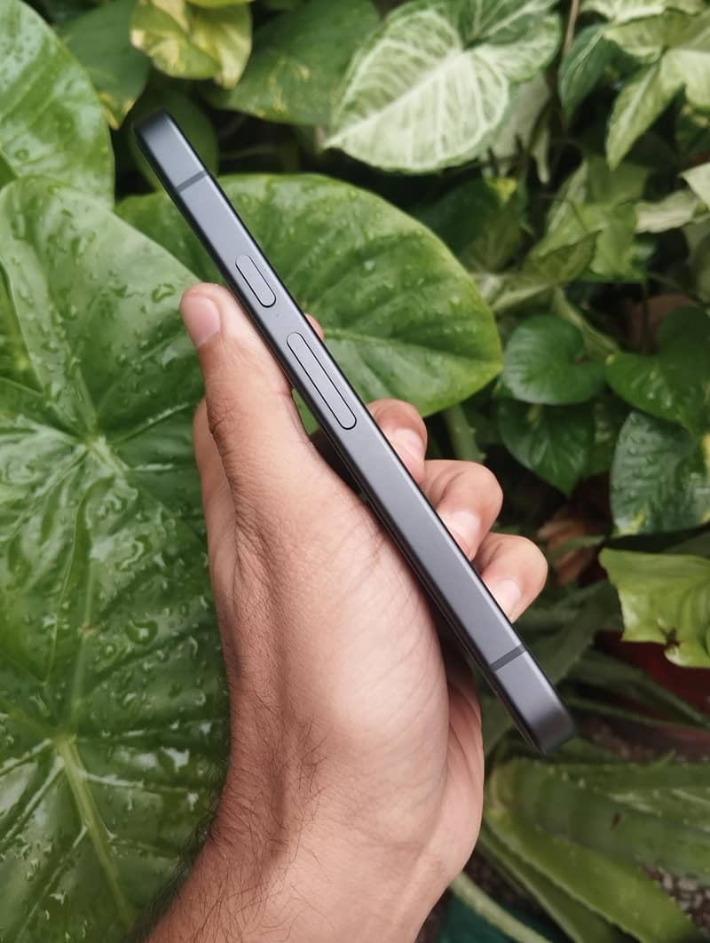 Google Pixel 9 with box 4