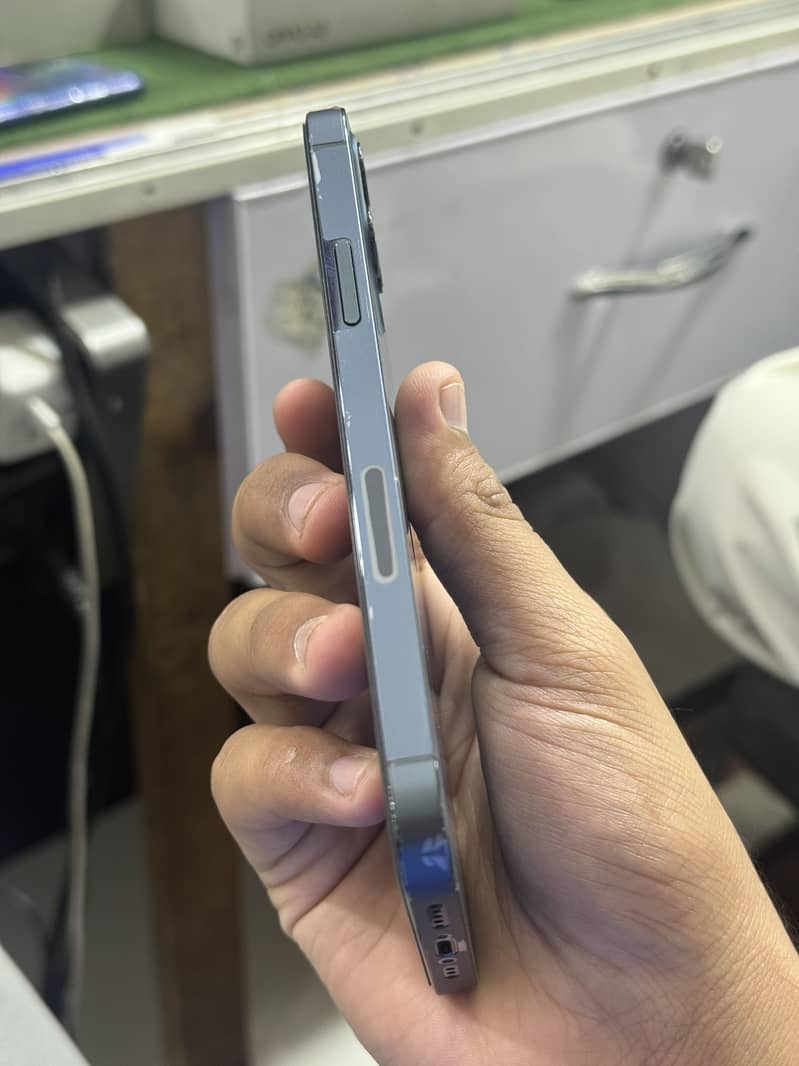 Apple iPhone 12 Pro 4