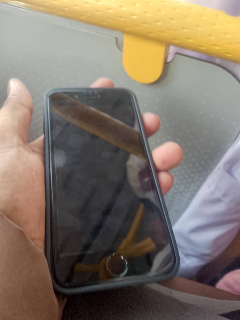 Apple iPhone 7 Plus 1