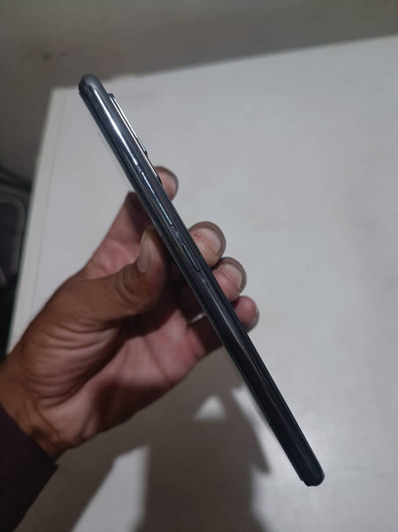 Vivo V21e 4