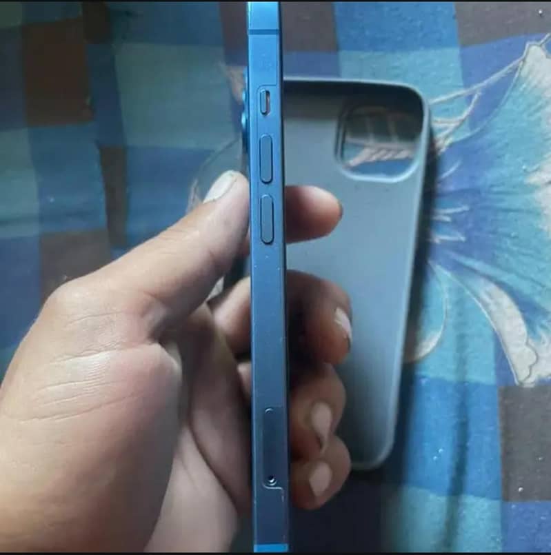Apple iPhone 13 3