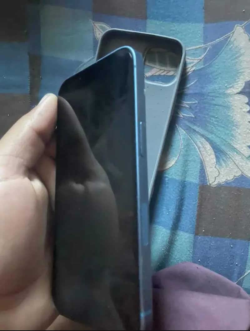 Apple iPhone 13 7
