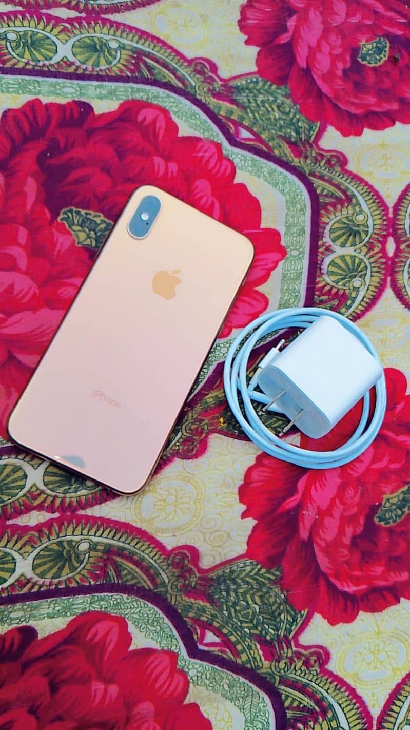 Apple iPhone XS 4