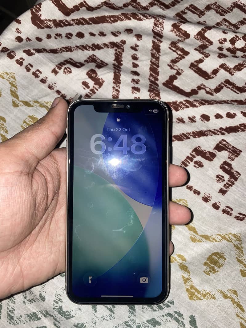 Apple iPhone 11 4