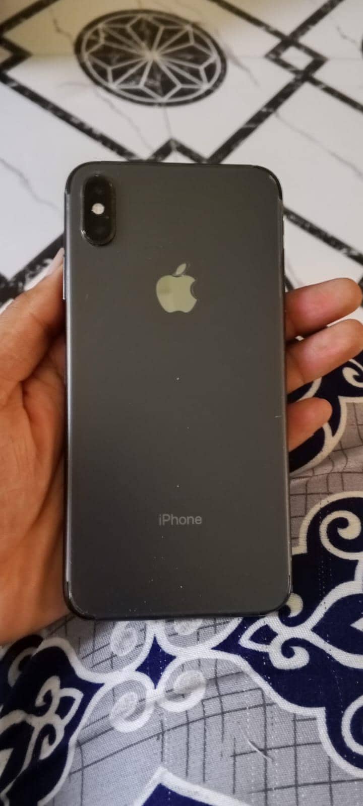 Apple iPhone XS Max 1