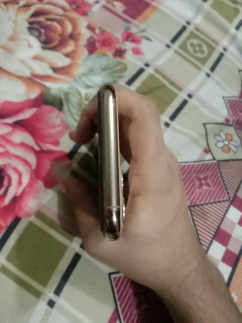 Apple iPhone 11 Pro 6