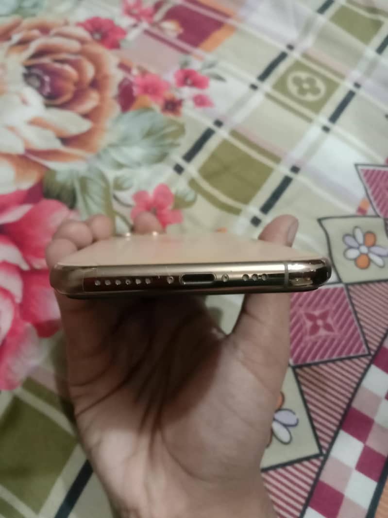 Apple iPhone 11 Pro 9