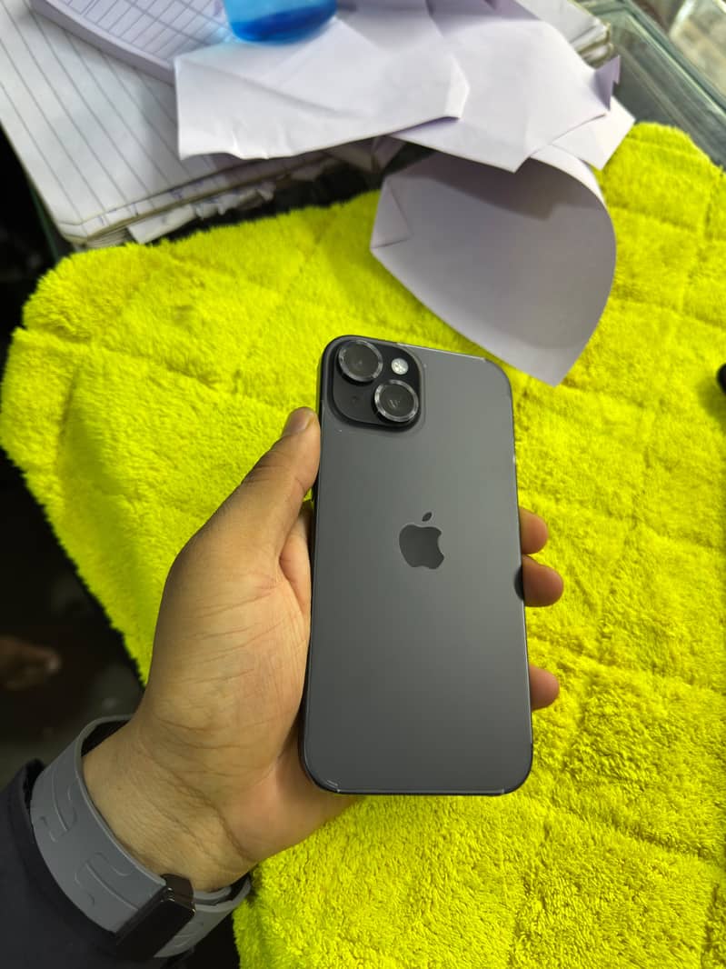 Apple iPhone 15 2