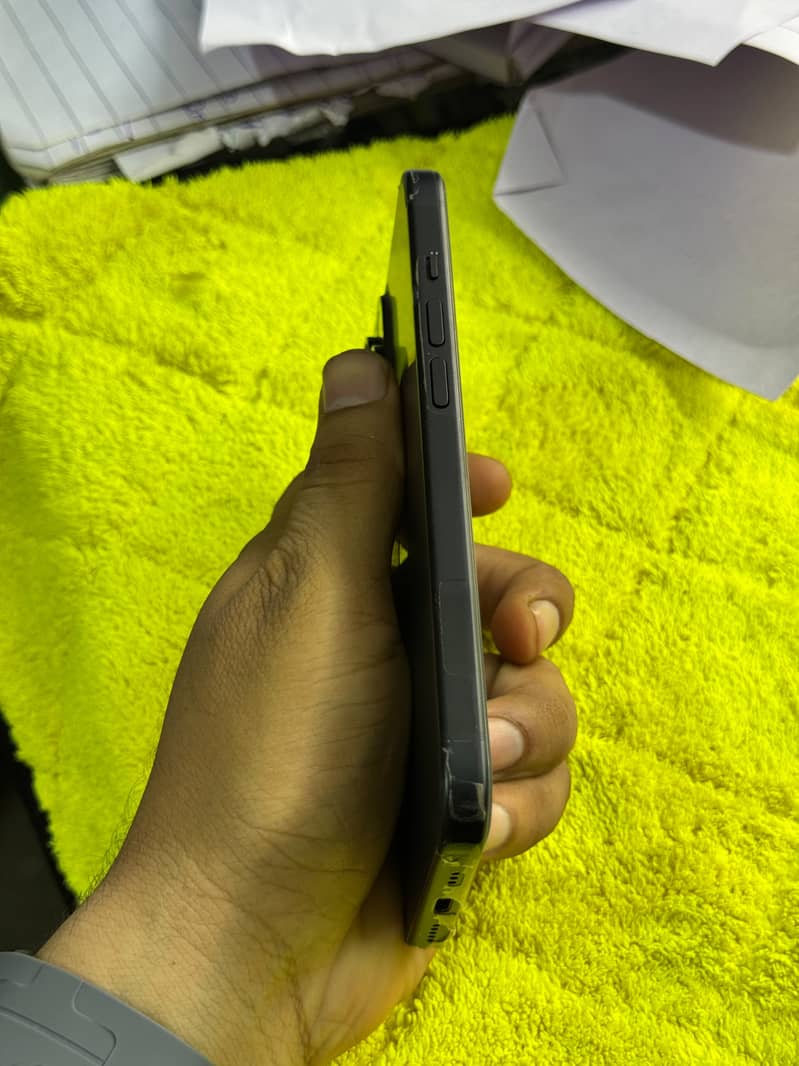 Apple iPhone 15 6