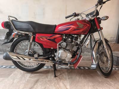 Excellent Condition Same as new, single handed used,3574KM Ride only.