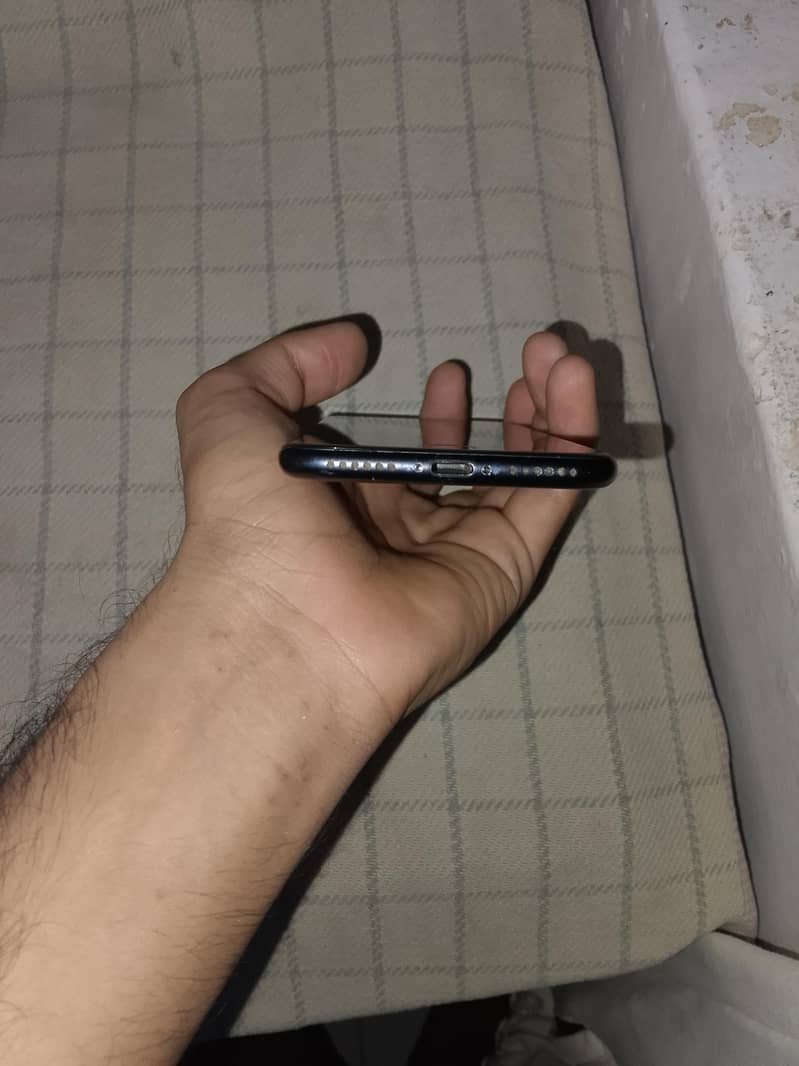 iPhone 7 new 3