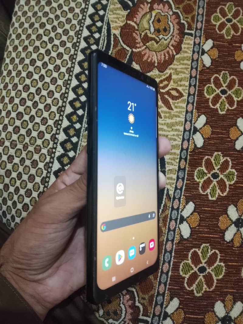Samsung Mobile Note 8 panel 1