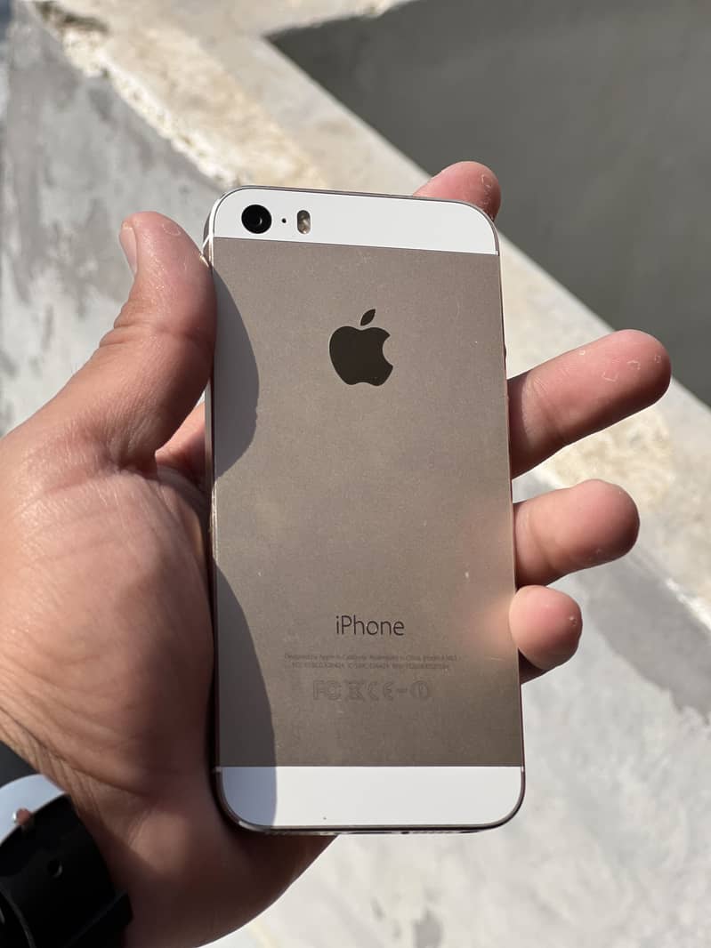 Apple iPhone 5s 4